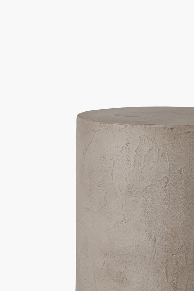 Betonový odkládací a noční stolek z mikrobetonu (Ø 31 / 41 cm)