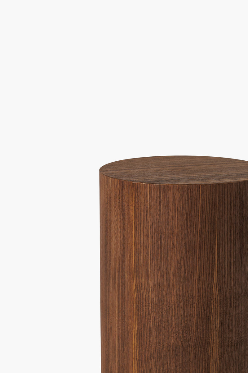 Lehký dřevěný stolek a taburet | Ruční výroba v minimalistickém designu (Ø 31 cm)