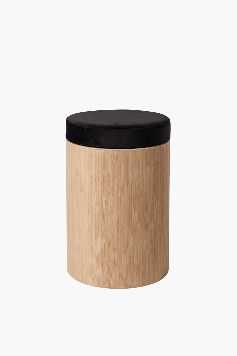 Kulatý dřevěný taburet ze světlého dubového dřeva s látkovým sedákem, moderní minimalistický nábytek do obýváku a ložnice“