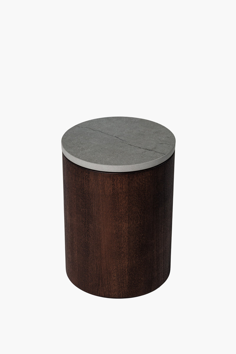 Dřevěný stolek s kamennou deskou | Ruční výroba s minimalistickým designem (Ø 31 cm)