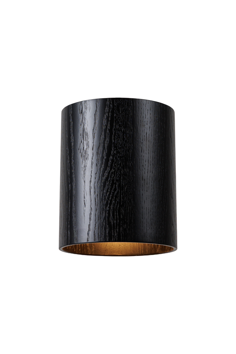 Stropní dřevěné svítidlo válcového tvaru v moderním industriálním stylu, bez difuzoru, s přímým směrovým světlem a minimalistickým designem vhodným pro obývací pokoj, kuchyň i kancelářské prostory.