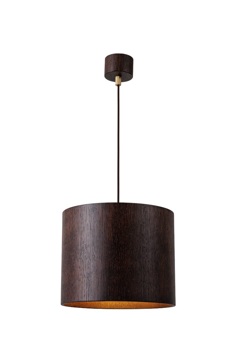 Závěsné betonové svítidlo válcového tvaru v moderním industriálním stylu, s difuzorou, s přímým směrovým světlem a minimalistickým designem vhodným pro obývací pokoj, kuchyň i kancelářské prostory.