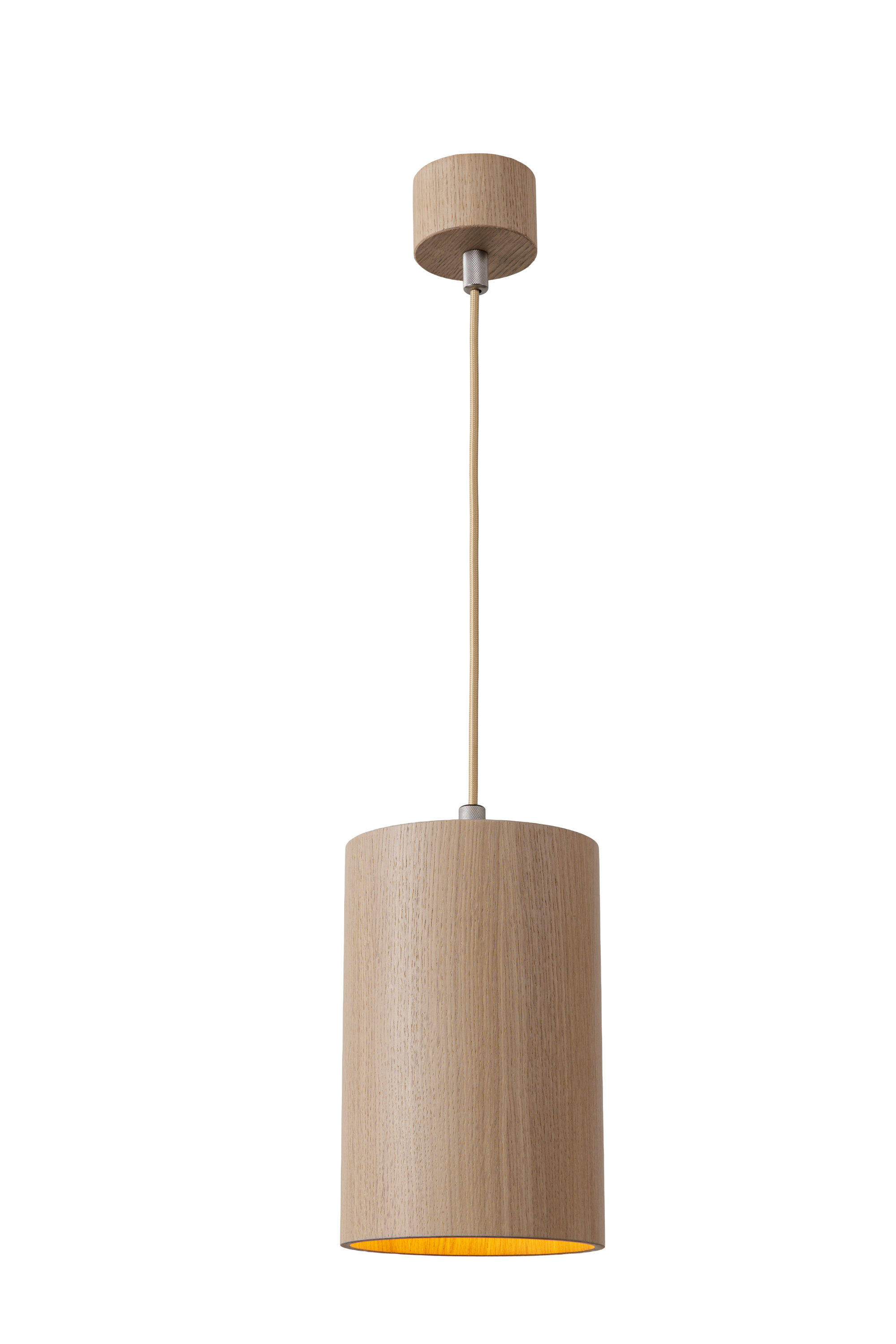 Závěsné betonové svítidlo válcového tvaru v moderním industriálním stylu, s difuzorou, s přímým směrovým světlem a minimalistickým designem vhodným pro obývací pokoj, kuchyň i kancelářské prostory.