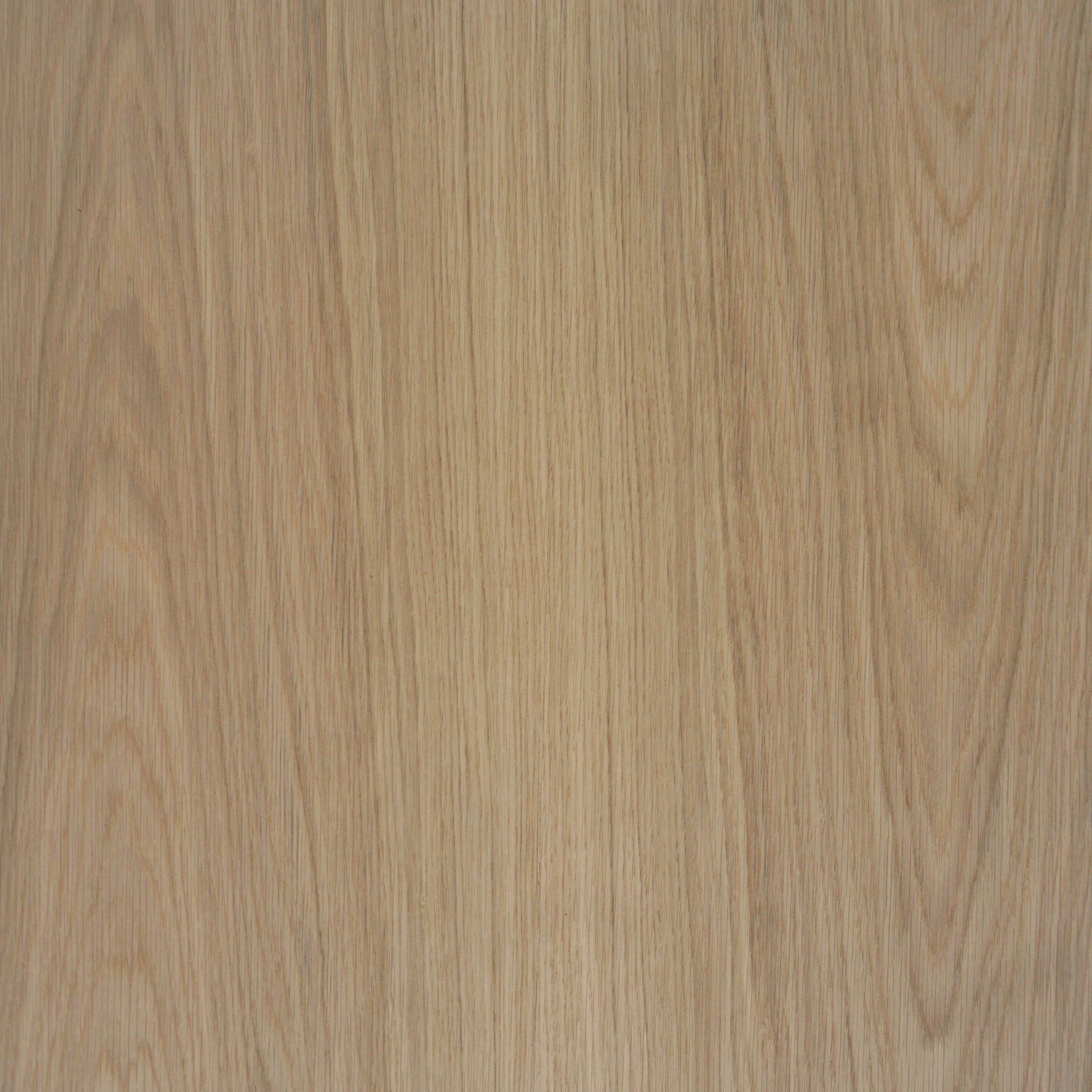 Detail přírodní kresby dřeva ořech pro designové stolky a taburety, kvalitní materiál pro moderní nábytek